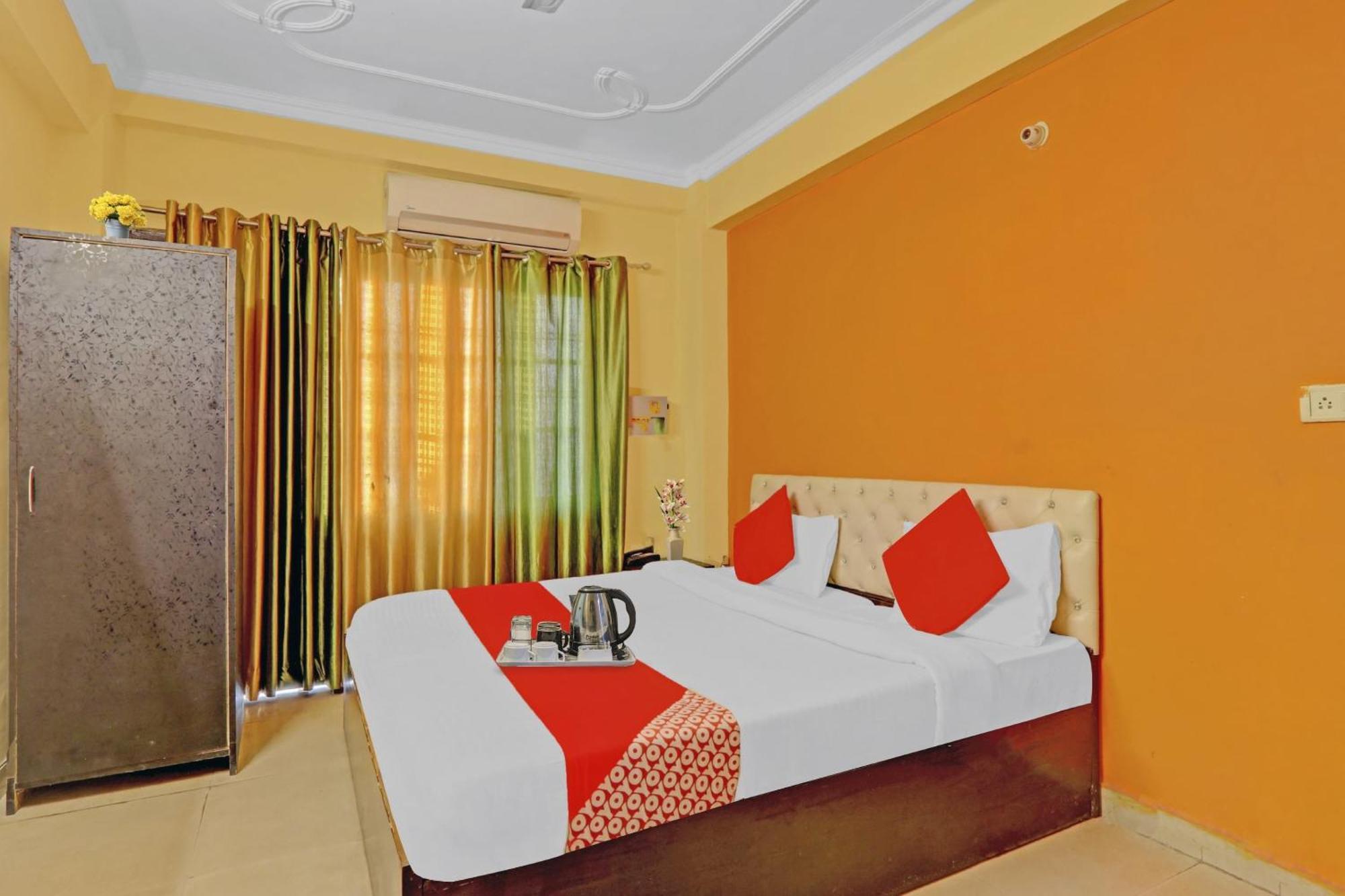 Hotel O J.D Palace Chinhat Exterior foto